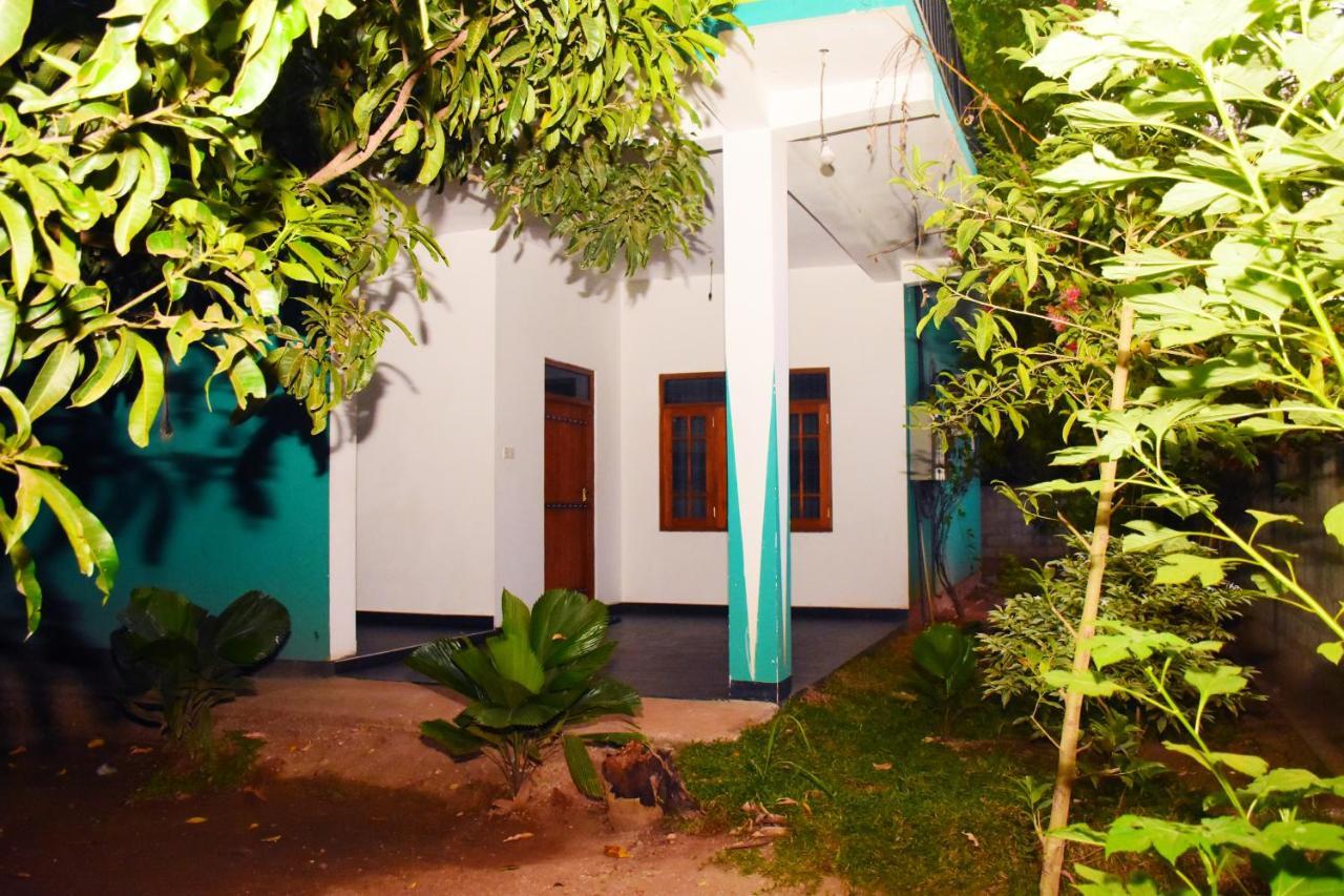Kuma Safari Lodge Удавалаве Экстерьер фото